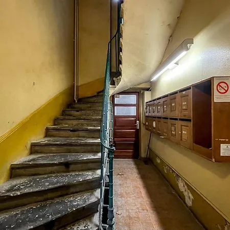 The In The 2nd Arrondissement Ail *
