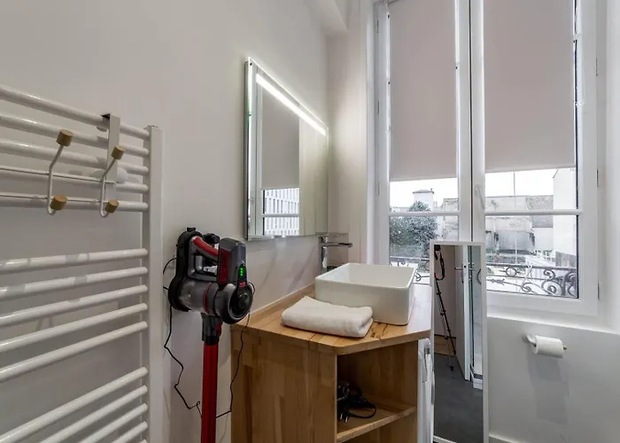 In | Neuf Design - 2ᵉ Etage *