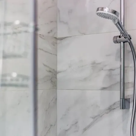 In | Neuf Design - 2ᵉ Etage *